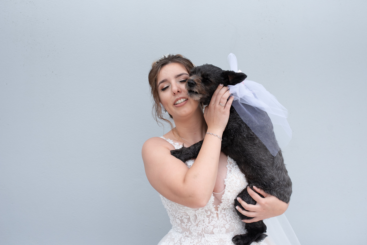 noiva com seu animal