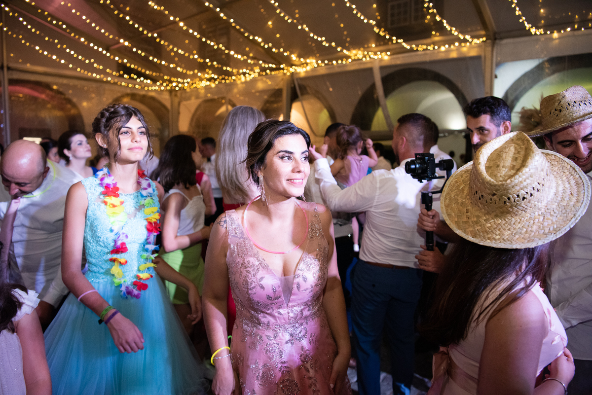 madrinha do noivo a dançar 