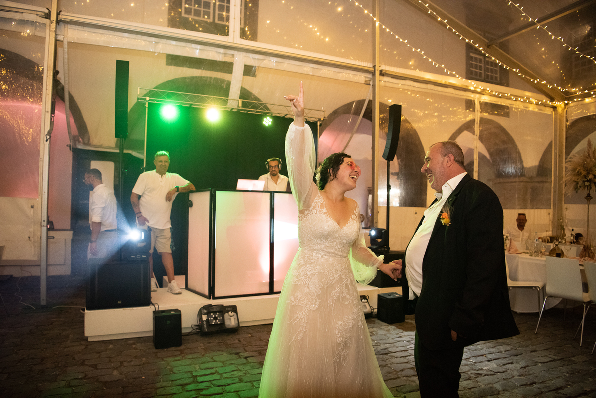 Dança do pai com noiva 