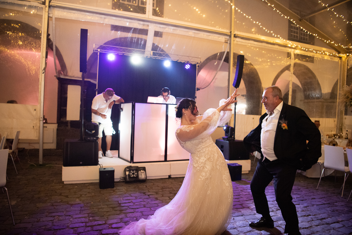 Dança do pai com noiva 