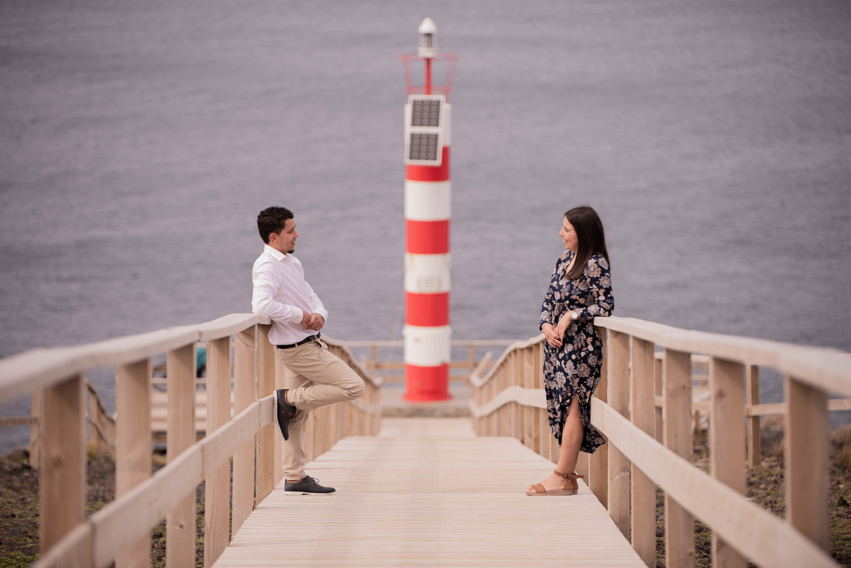 namorados frente um do outro 