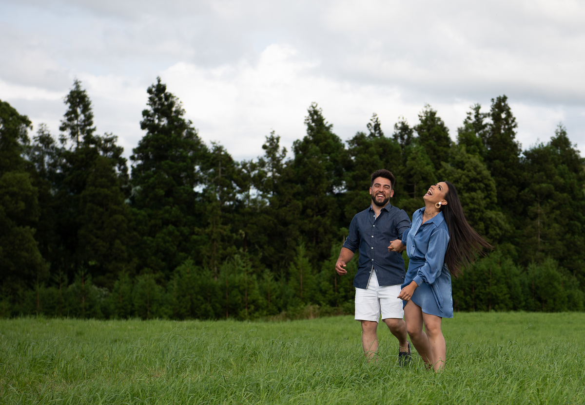 correndo de felicidades Pre-casamento Casal lindo Sao Miguel Açores 