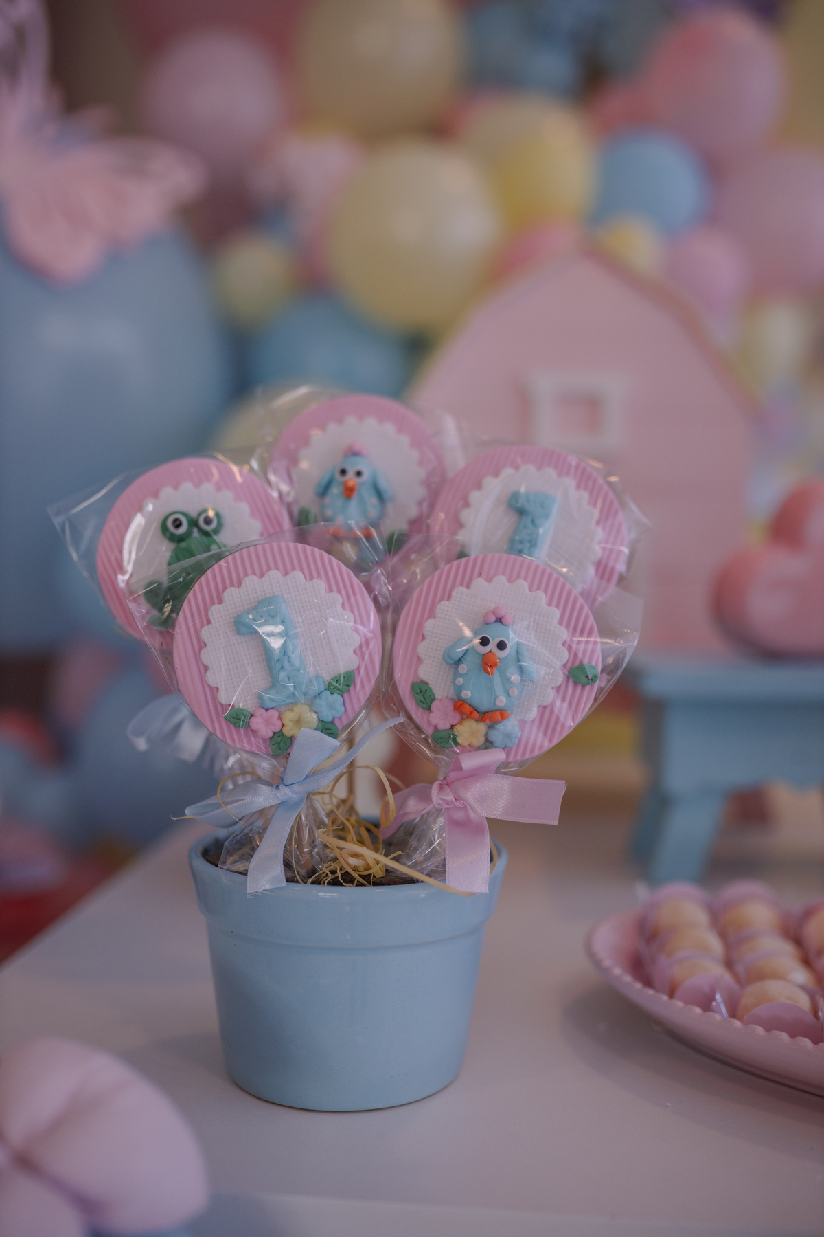 decoração de festa de 1 ano a galinha pintadinha candy color
