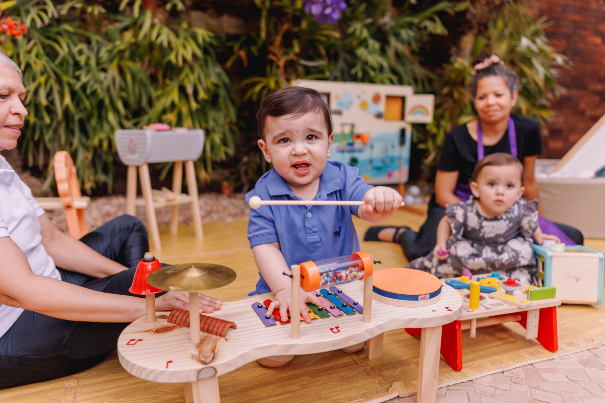 festa de 1 ano em casa tema astronauta decoração santa julia ribeirao preto fotografia familia anga brinquedos pique pega