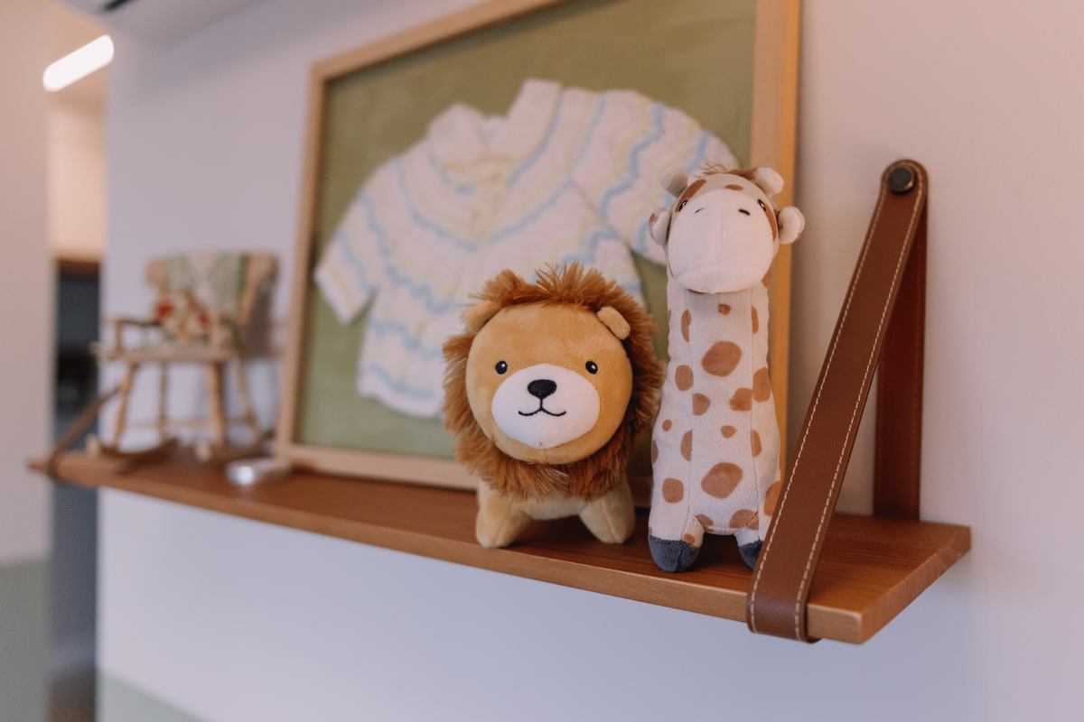 ensaio gestante feito em casa detalhes do quarto do bebe decoração