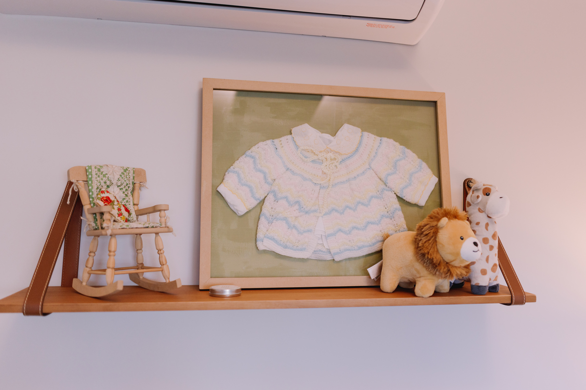 ensaio gestante feito em casa detalhes do quarto do bebe decoração
