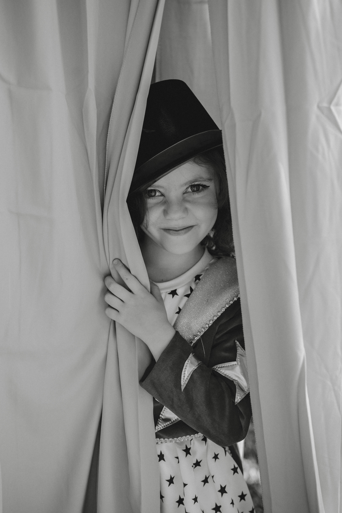 festa tema circo decoração linda com fantasia e mágico