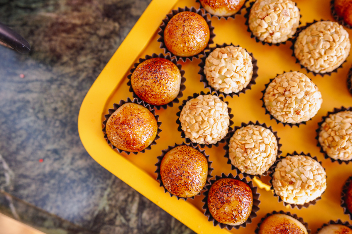 festa tema circo decoração linda com fantasia e mágico