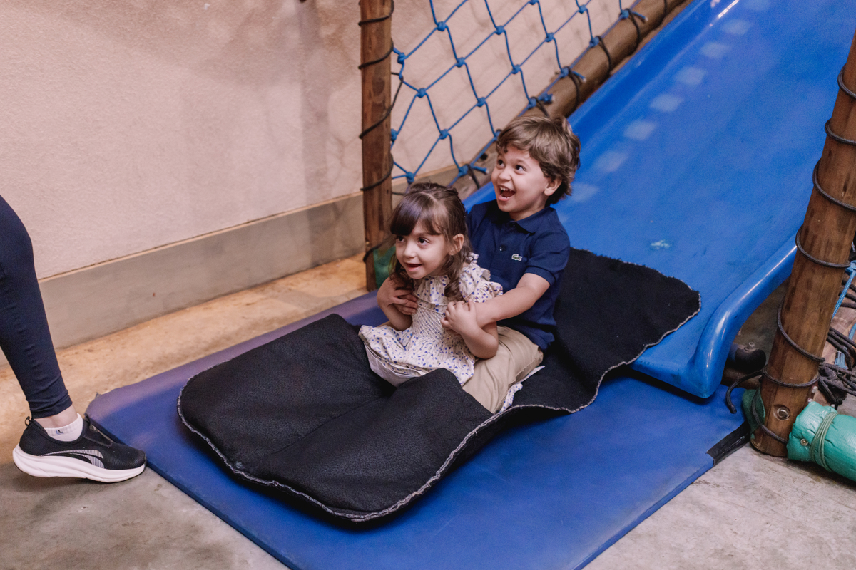 aniversario espaço carambola tema dinossauros pipoca doce decoração