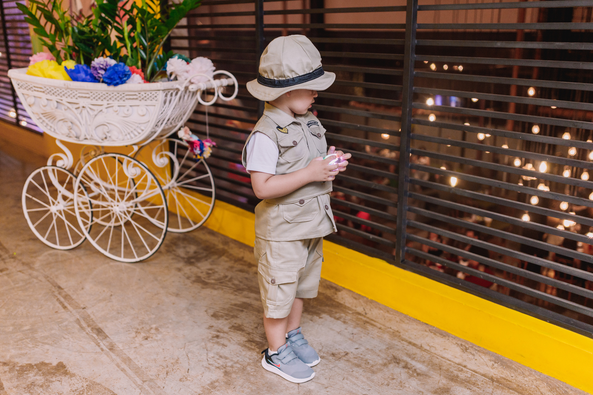 aniversario espaço carambola tema dinossauros pipoca doce decoração