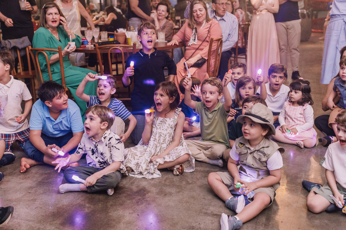 aniversario espaço carambola tema dinossauros pipoca doce decoração