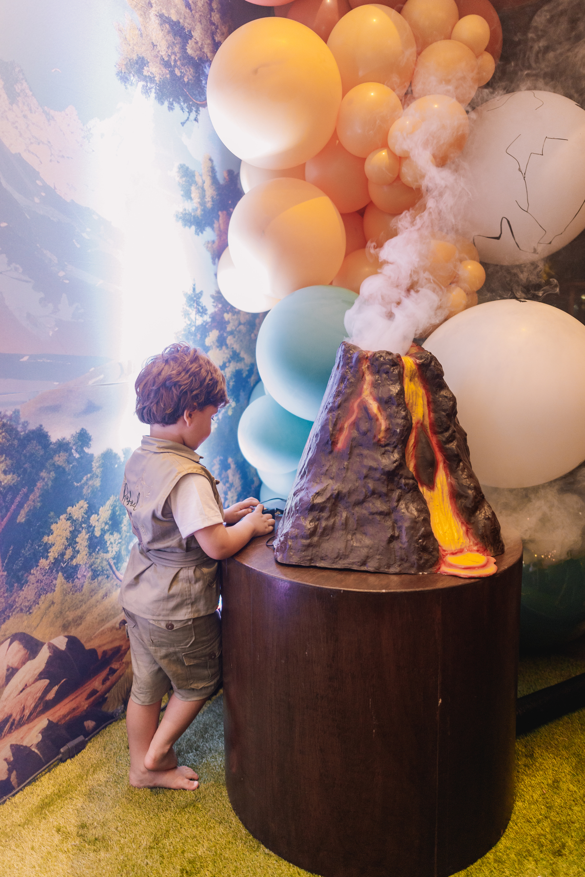 aniversario espaço carambola tema dinossauros pipoca doce decoração