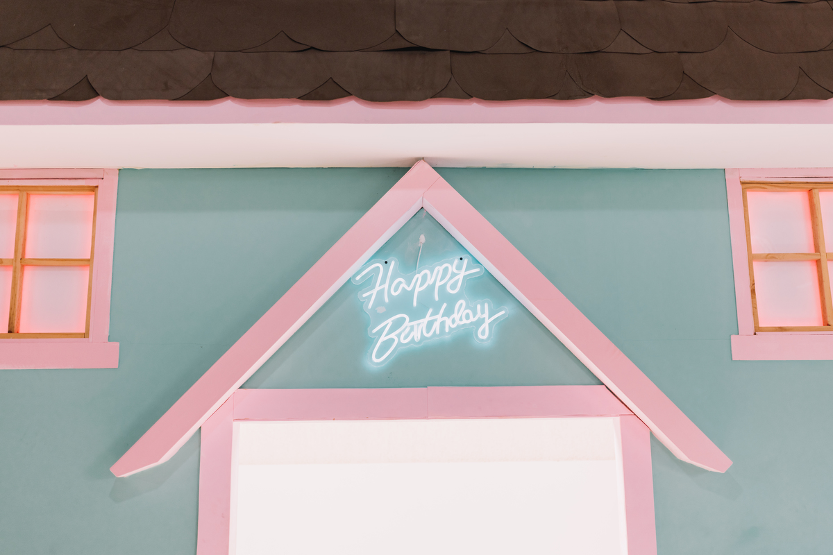 aniversário com o tema da frozen buffet pé de brigadeiro ribeirão preto personagens leo rodrigues elsa e anna