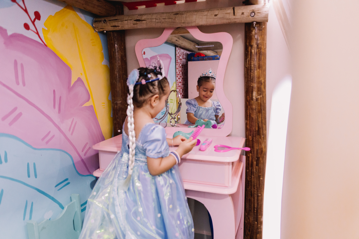 aniversário com o tema da frozen buffet pé de brigadeiro ribeirão preto personagens leo rodrigues elsa e anna