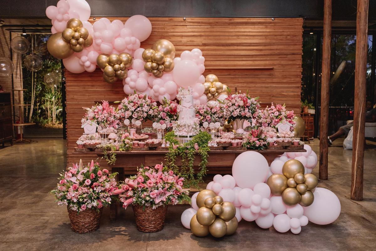 festa de 1 aninho espaço carambola decoração de jardim com borboletas mari sturari ribeirao preto 