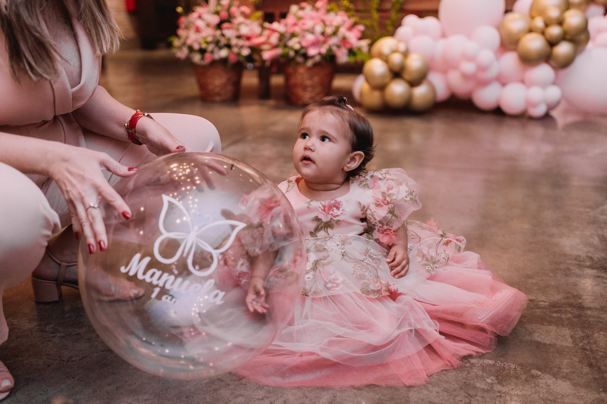 festa de 1 aninho espaço carambola decoração de jardim com borboletas mari sturari ribeirao preto 