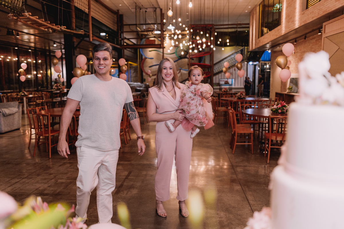 festa de 1 aninho espaço carambola decoração de jardim com borboletas mari sturari ribeirao preto 