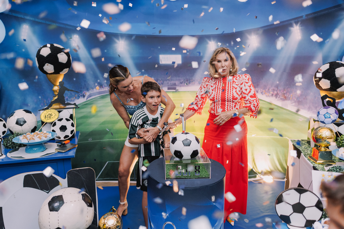 festa de menino 8 anos com o tema futebol