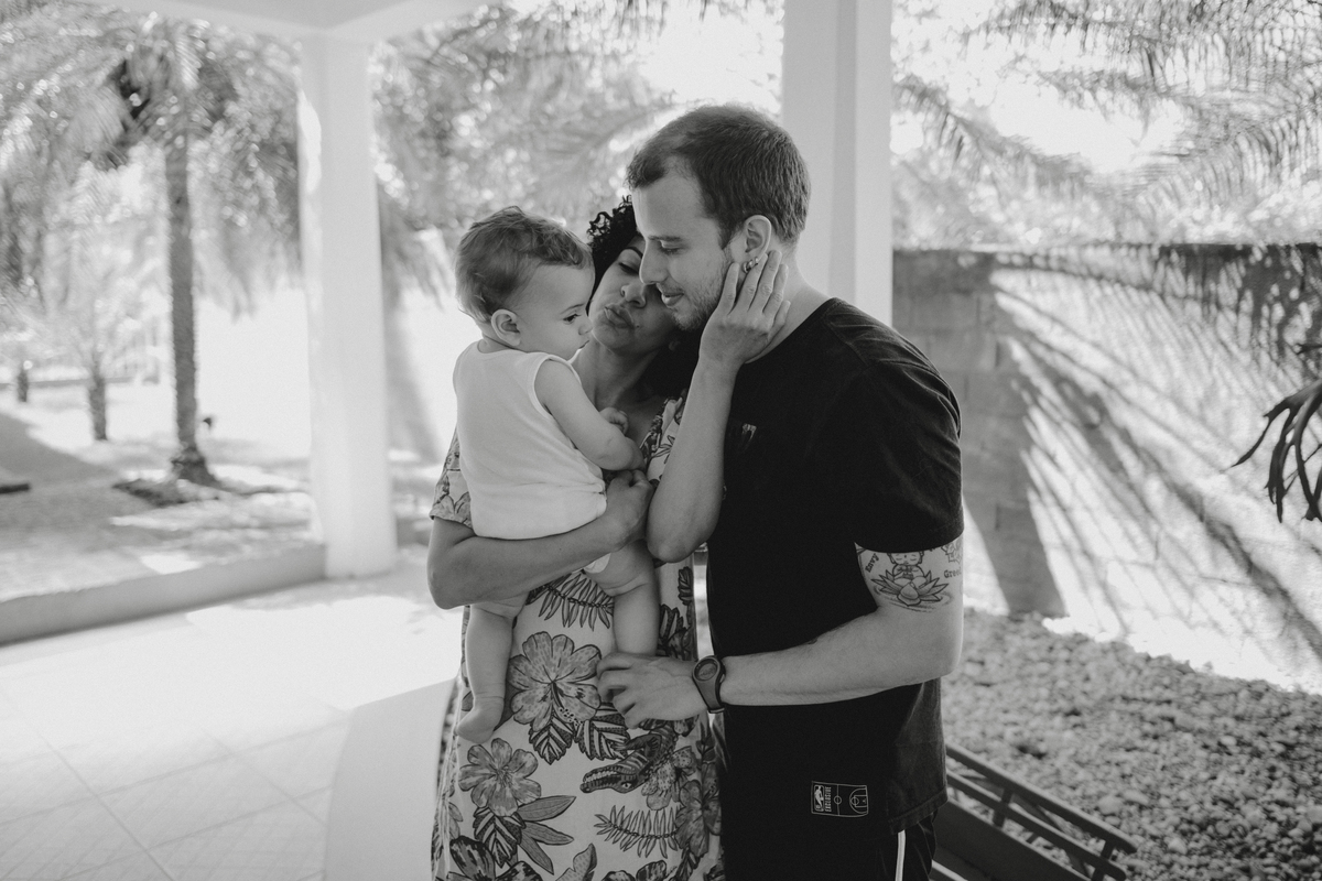 ensaio de bebe em casa tomando banho e brincando no quartinho