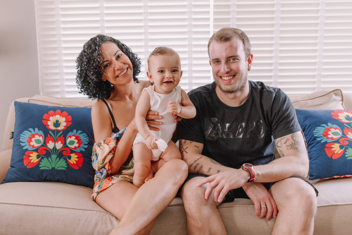 ensaio de bebe em casa tomando banho e brincando no quartinho