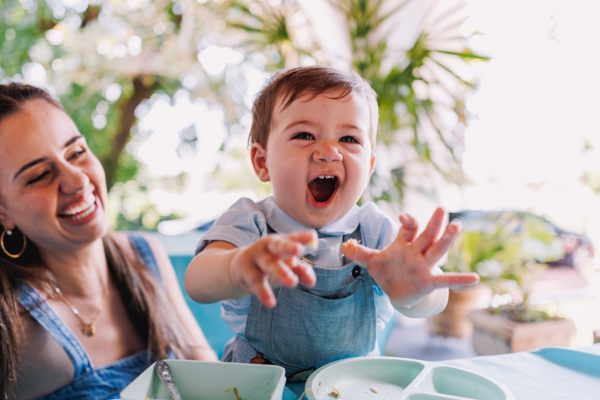festa de 1 ano de menino tema fazendinha do bita criança de botina 