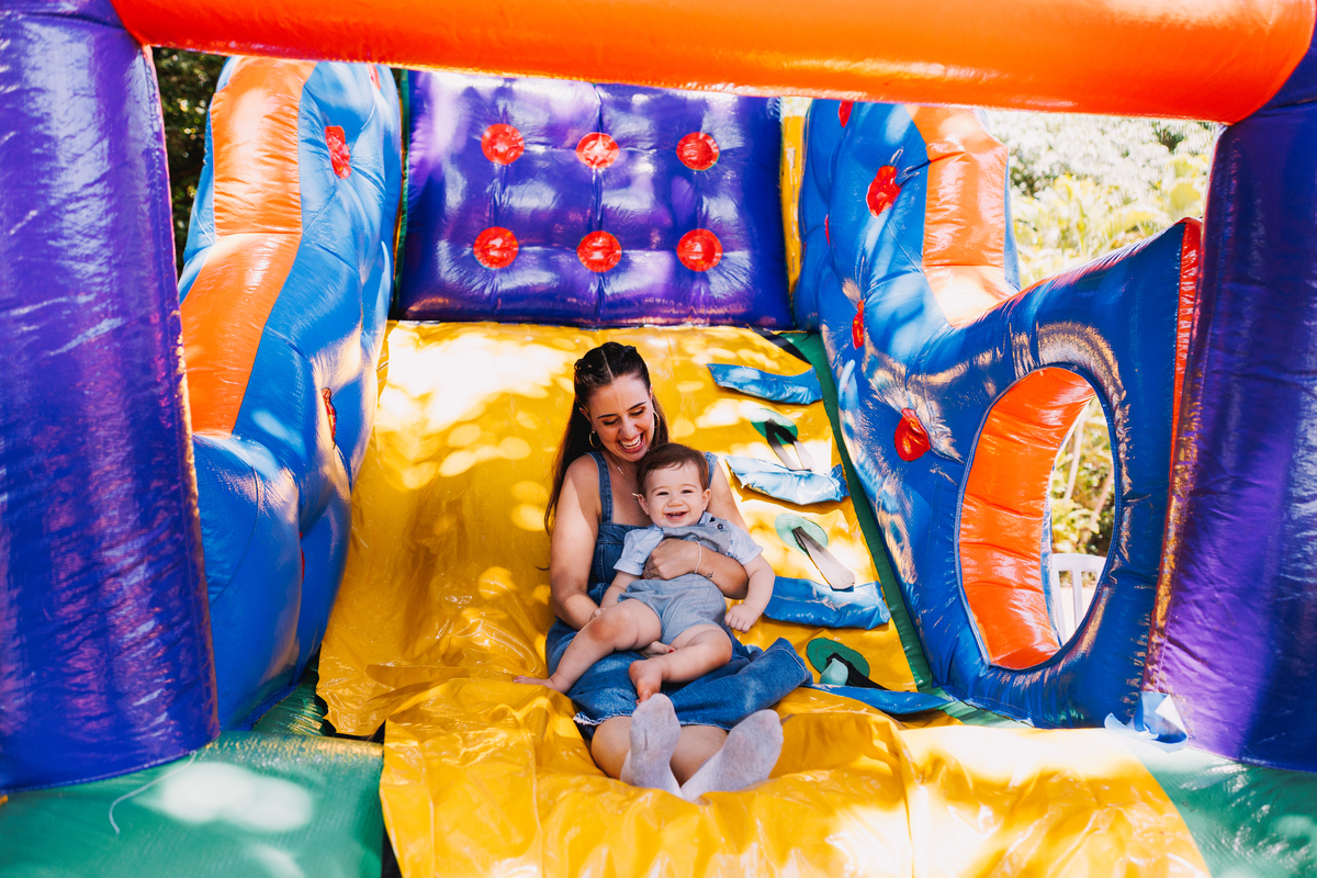 festa de 1 ano de menino tema fazendinha do bita criança de botina 