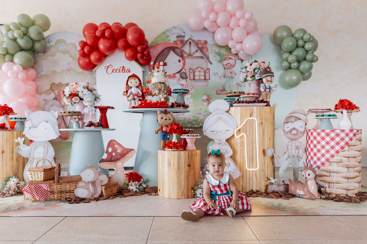 decoração festa de 1 aninho tema chapeuzinho vermelho menina