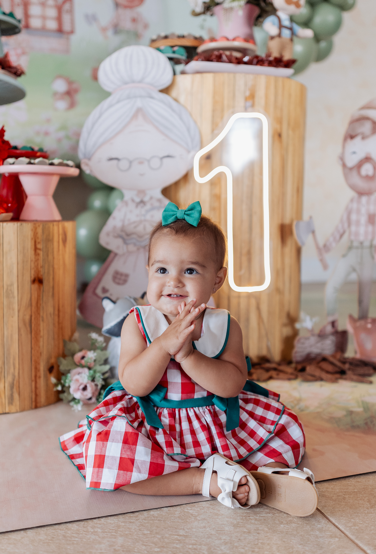 decoração festa de 1 aninho tema chapeuzinho vermelho menina