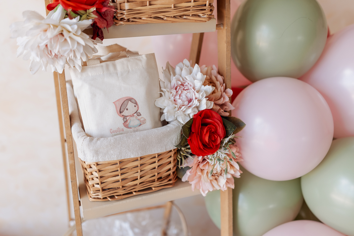 decoração festa de 1 aninho tema chapeuzinho vermelho menina