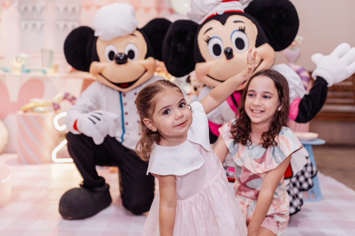 festa infantil menina decoração confeitaria da minnie buffet sapo cururu ribeirão preto