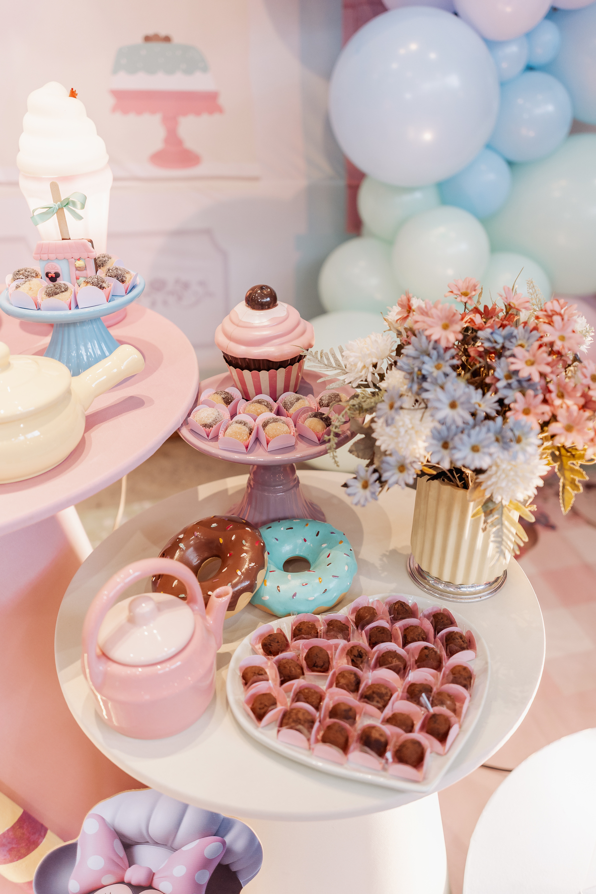 festa infantil menina decoração confeitaria da minnie buffet sapo cururu ribeirão preto