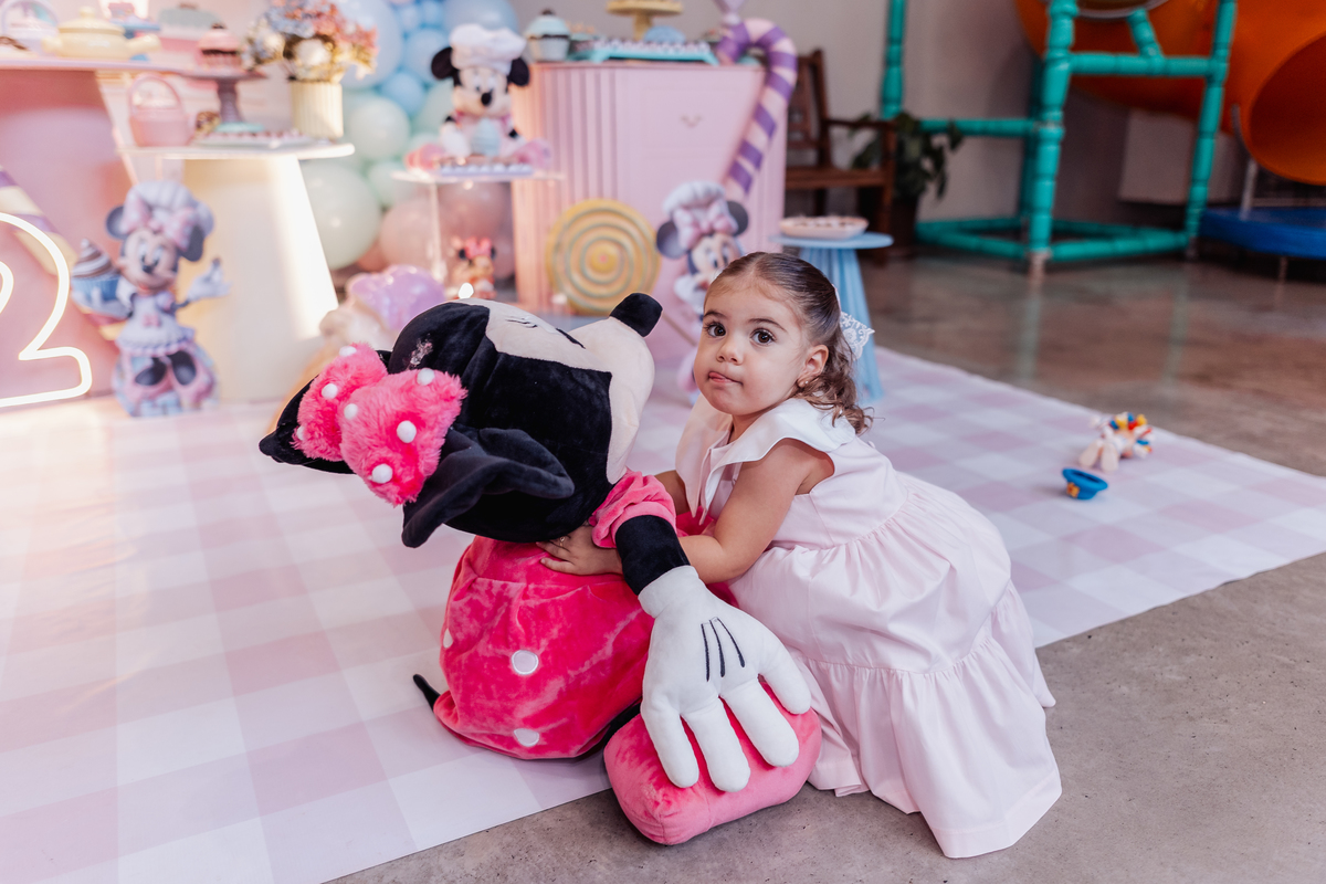 festa infantil menina decoração confeitaria da minnie buffet sapo cururu ribeirão preto