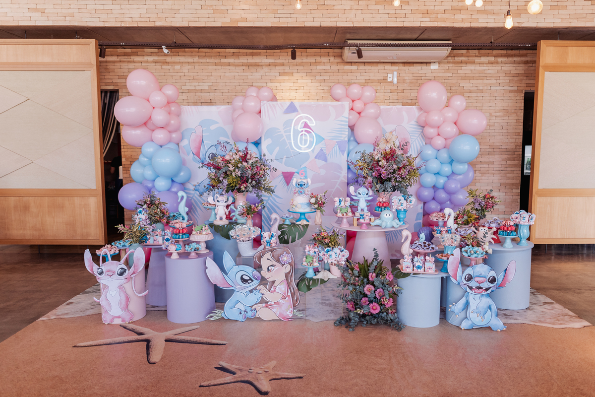 festa infantil de menina decoração tema Lilo e Stitch espaço carambola ribeirão preto