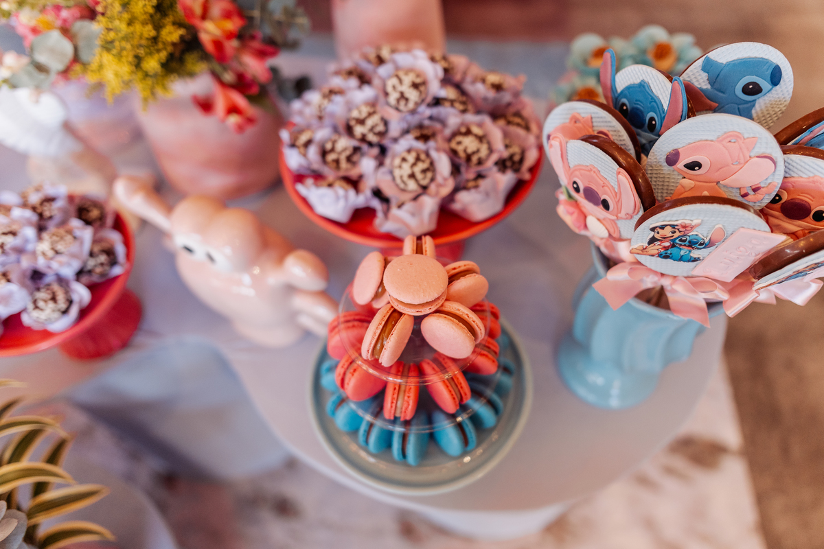 festa infantil de menina decoração tema Lilo e Stitch espaço carambola ribeirão preto