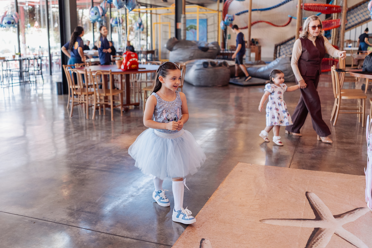 festa infantil de menina decoração tema Lilo e Stitch espaço carambola ribeirão preto