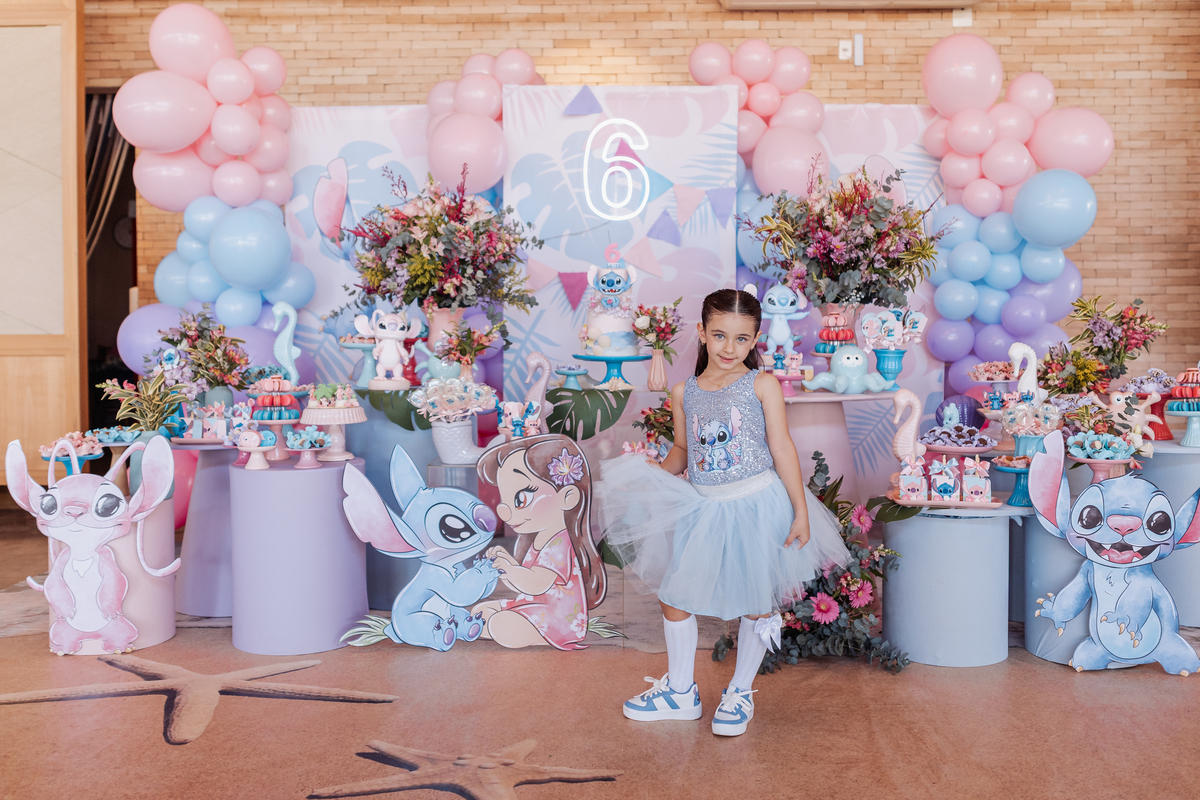 festa infantil de menina decoração tema Lilo e Stitch espaço carambola ribeirão preto