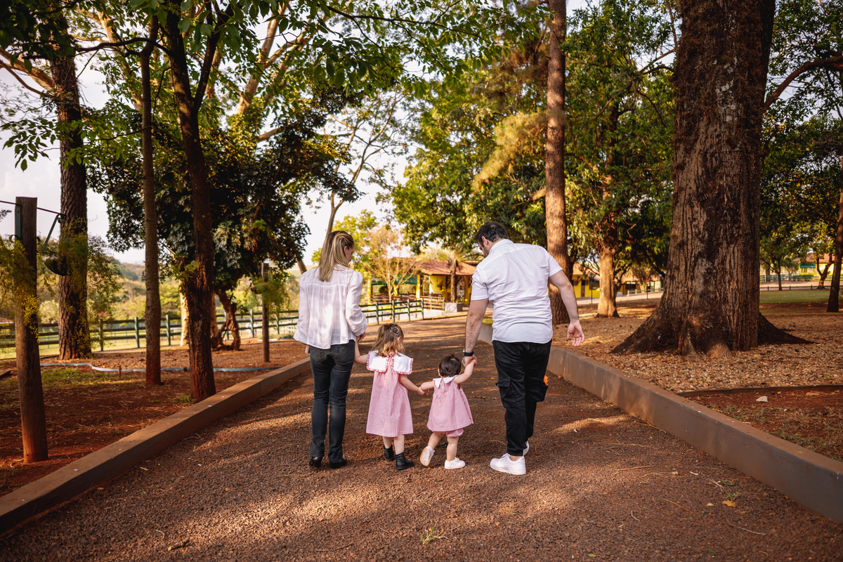 ensaio família externo fim de tarde no haras