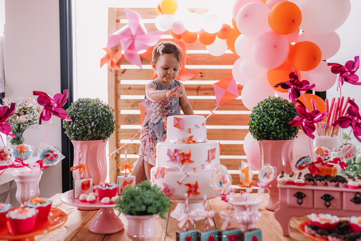 festa em casa quarentena decoração catavento e pipa 1 aninho ribeirão preto tássia garcia fotografia