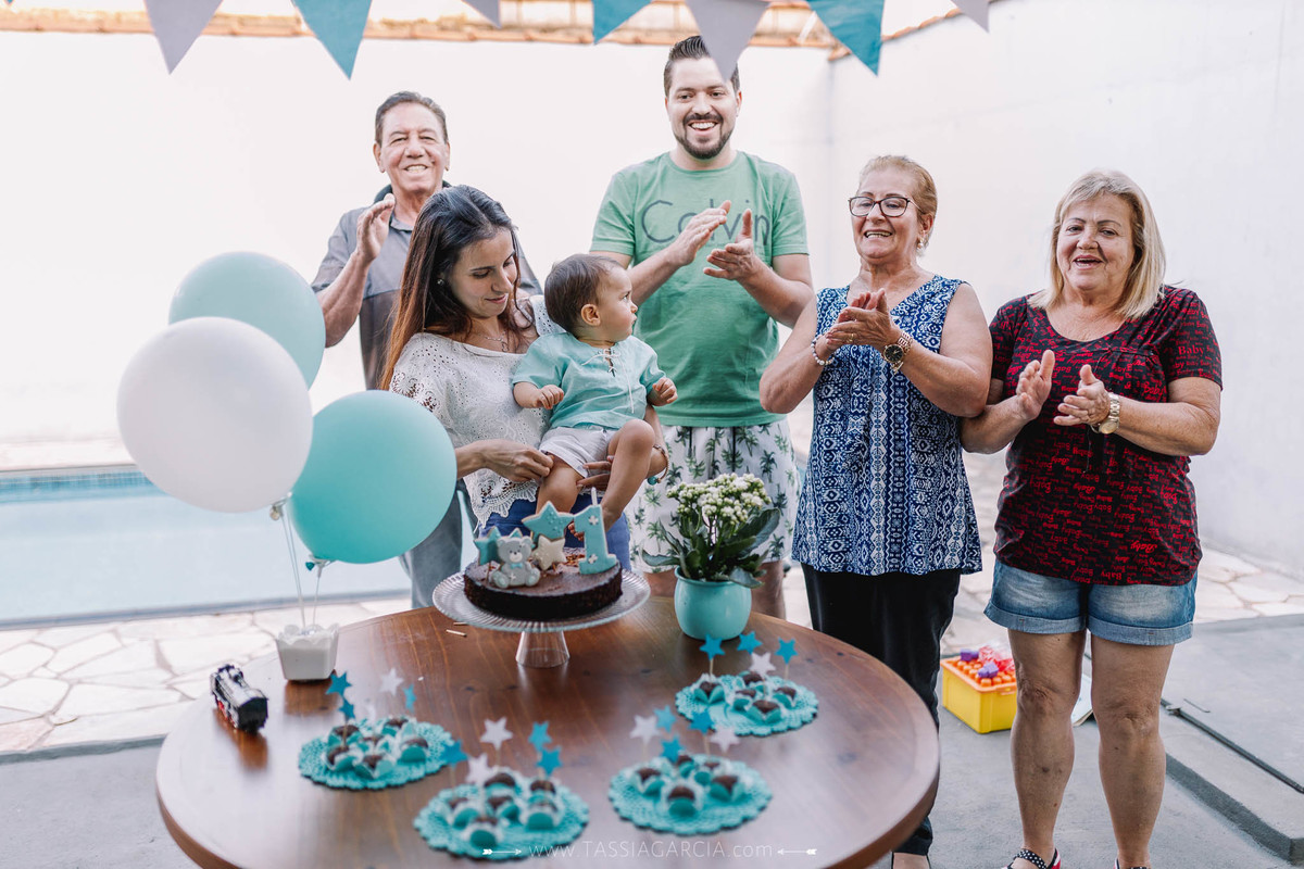 hora do parabéns festa intimista de menino em casa 1 aninho em ribeirão preto
