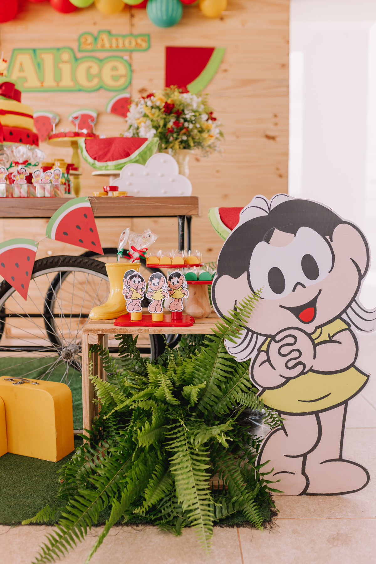 festa em casa com decoração no tema da magali aniversário de 2 anos em ribeirão preto tassia garcia fotografia