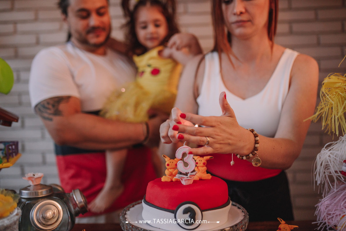 decoração de festa em casa tema pikachu ribeirão preto tassia garcia fotografia 