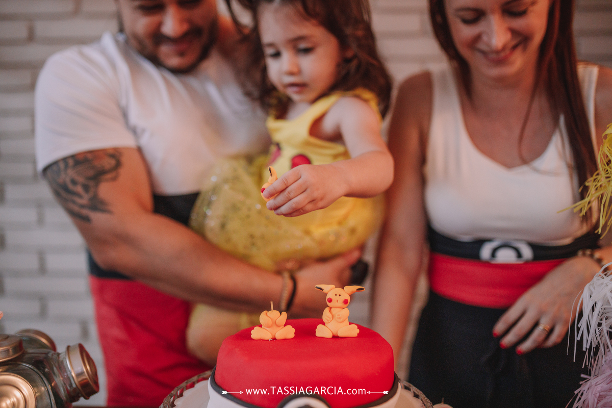 decoração de festa em casa tema pikachu ribeirão preto tassia garcia fotografia 