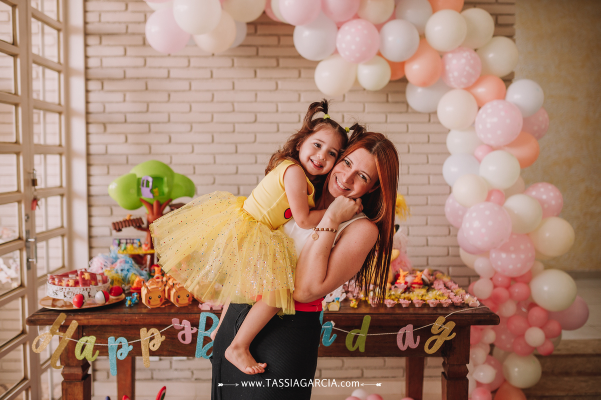 decoração de festa em casa tema pikachu ribeirão preto tassia garcia fotografia 