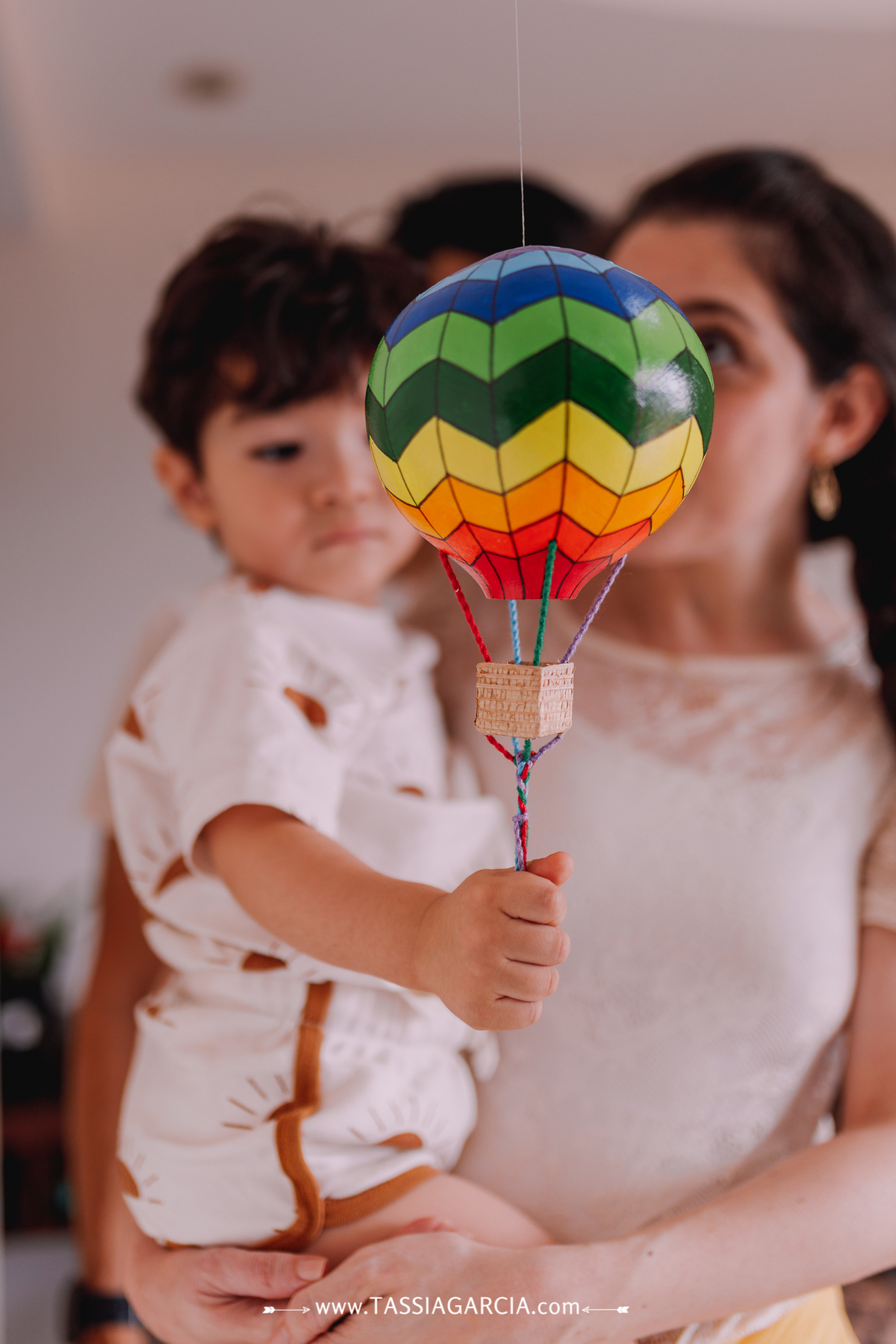 balão colorido feito de cuia