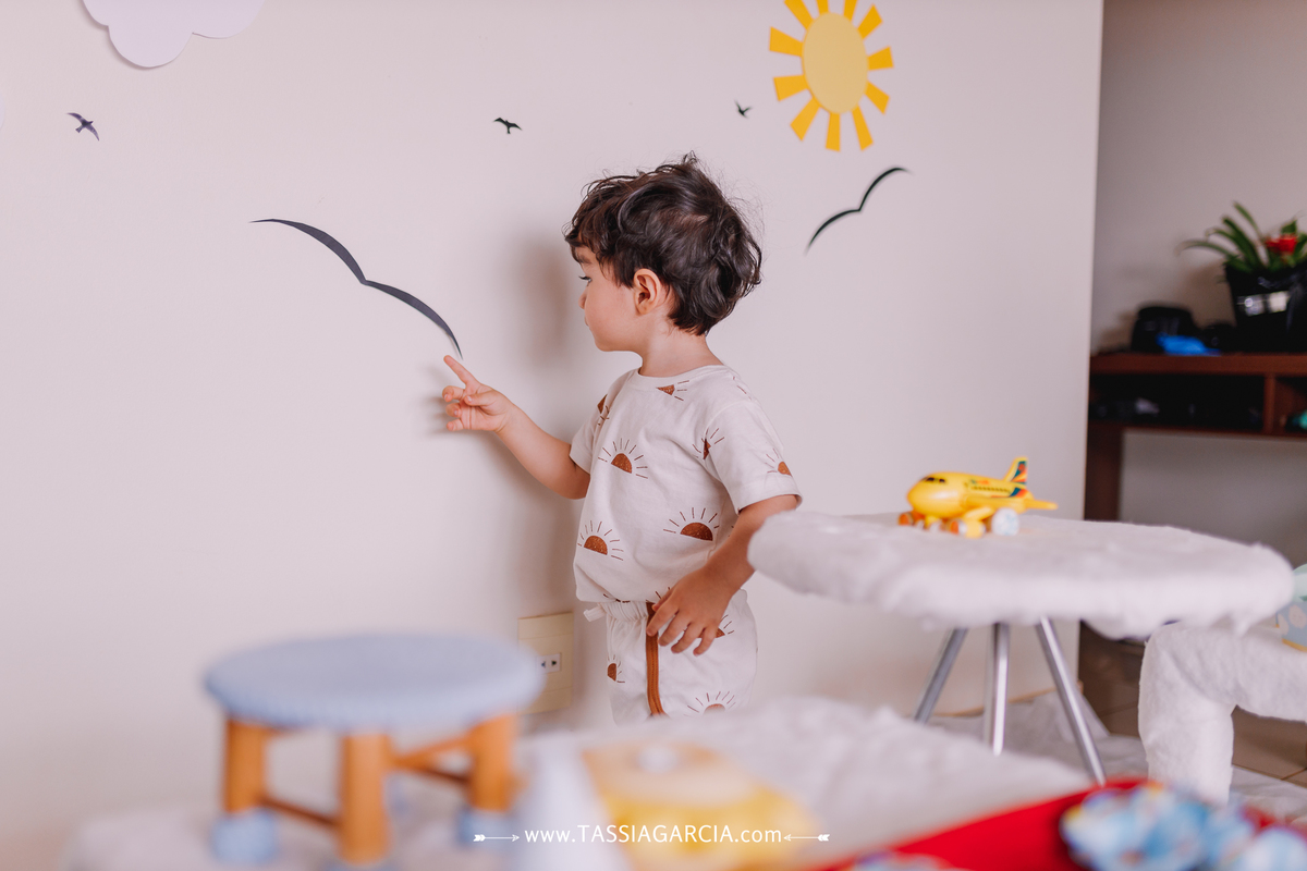 festa de 2 anos em casa com o tema céu, decoração feita pela mãe