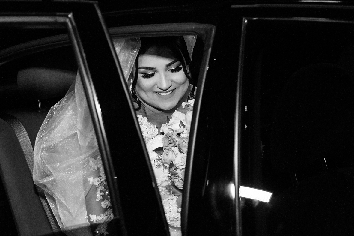 noiva no carro