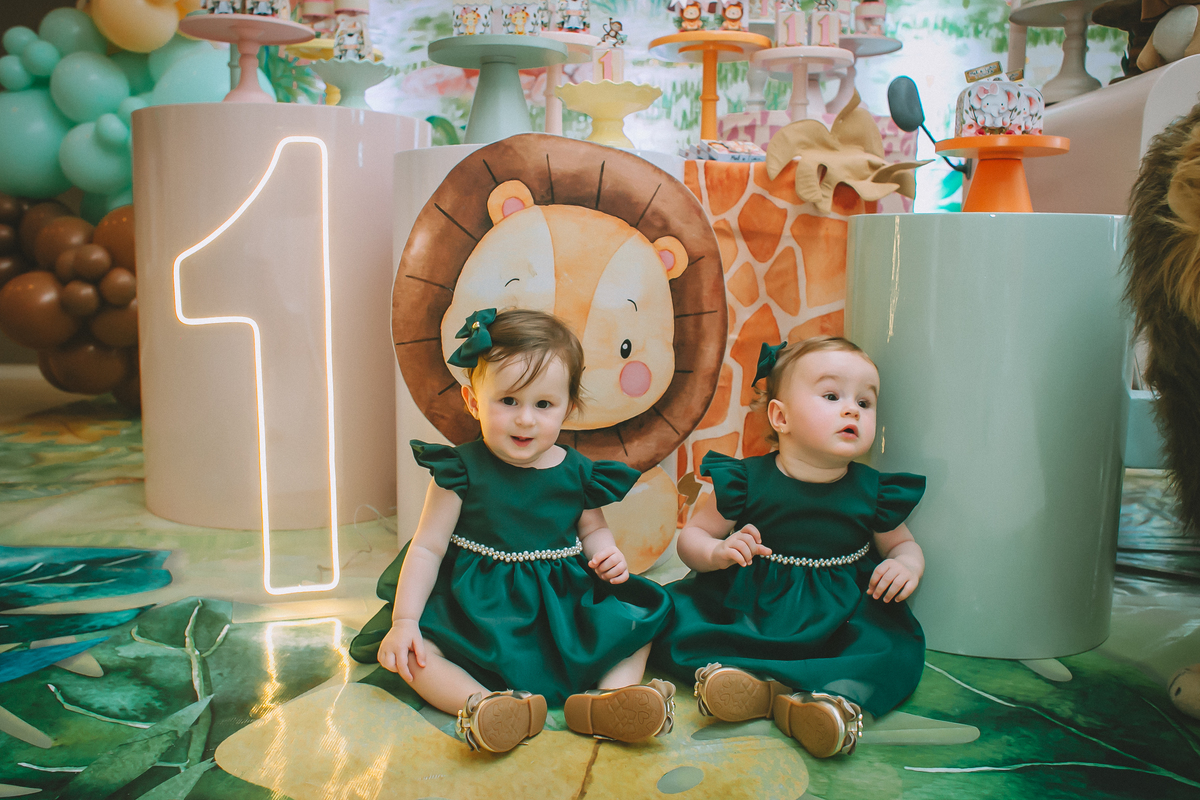 aniversário de gêmeas