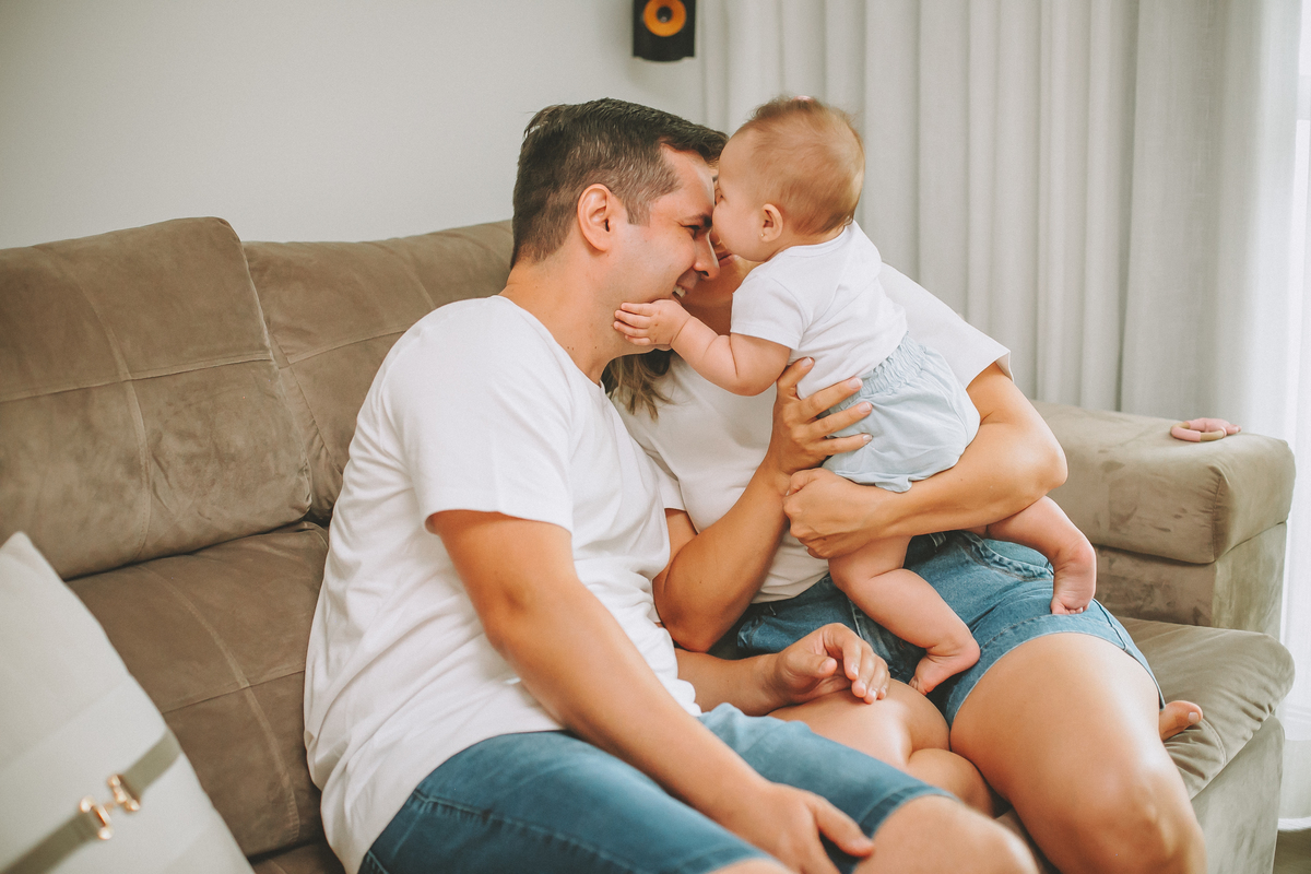 fotografia de bebê em casa