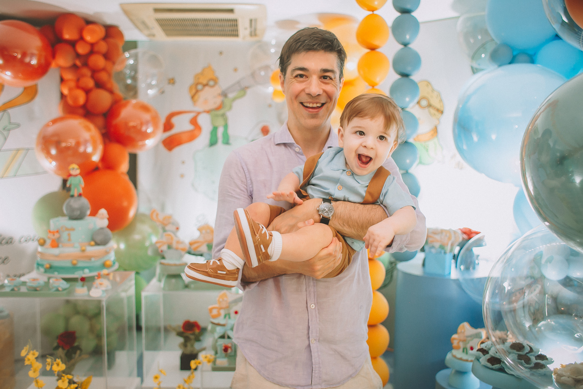 Ensaio fotográfico com os pais na festa do Otávio de 1 ano com o tema O Pequeno Príncipe
