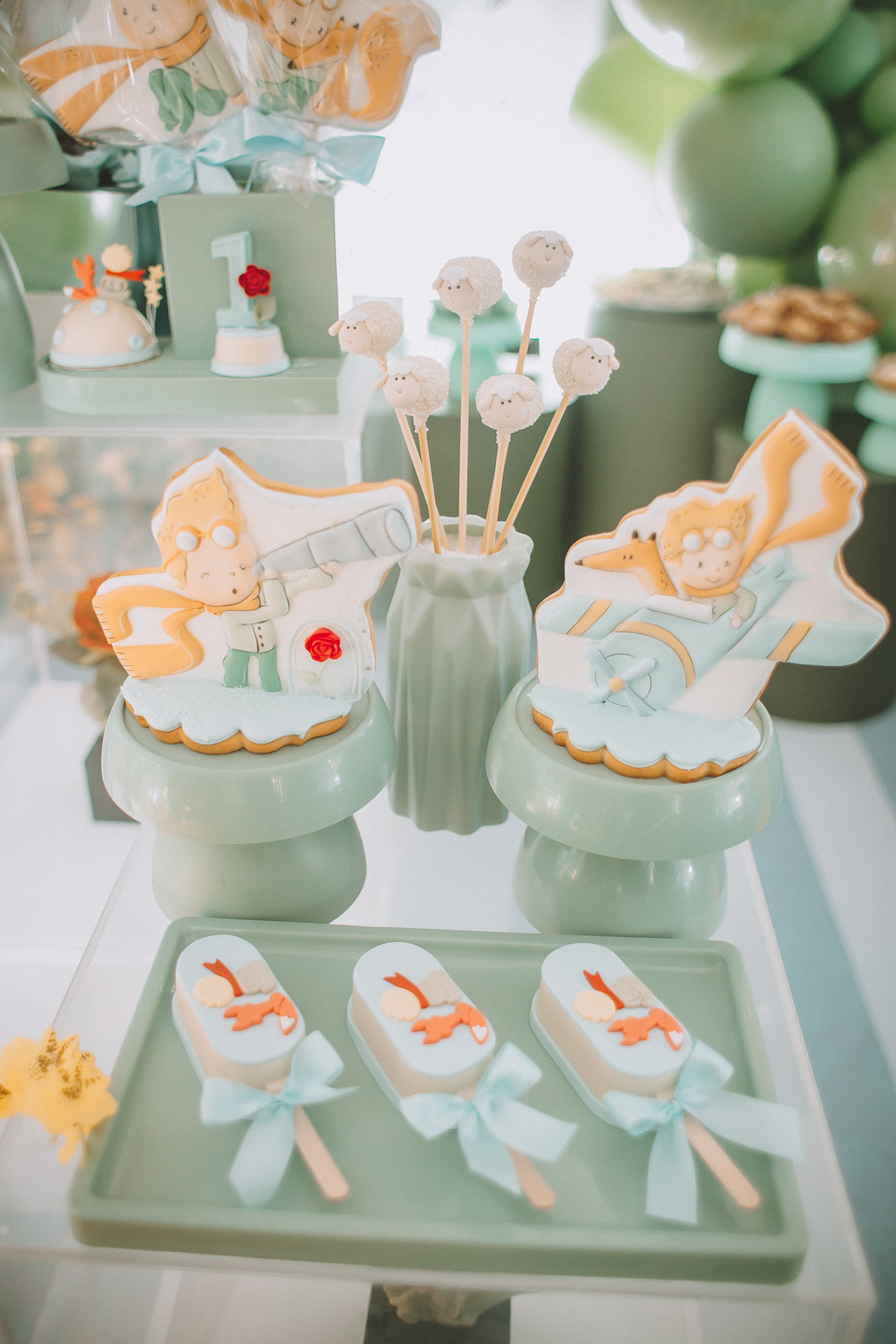 Doces personalizados para festa infantil tema Pequeno Príncipe.